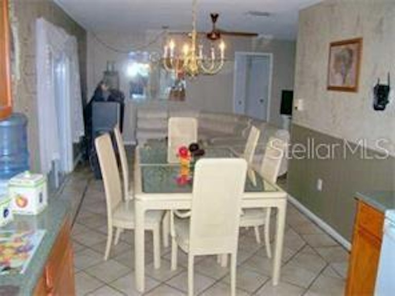 Photo 4 of 12 - 6386 Sextant Ct, Orlando, FL 32807