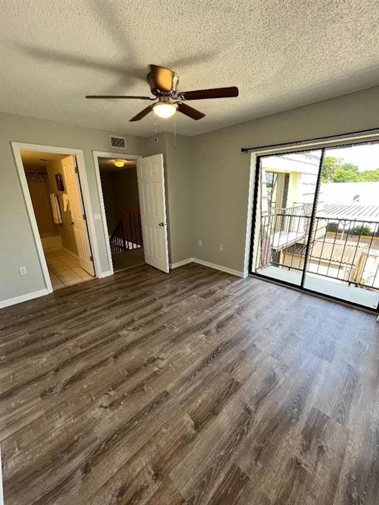 Photo 14 of 20 - 2955 Poplar Ave, Leesburg, FL 34748