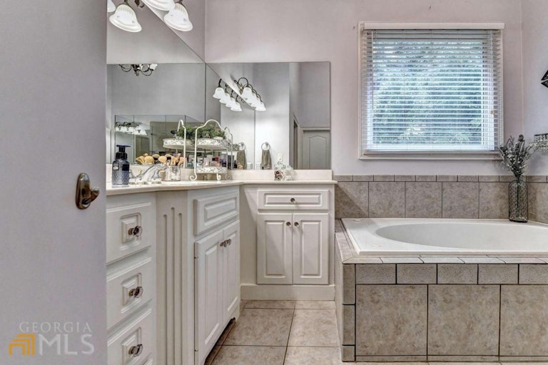 Photo 45 of 89 - 4744 Chateau Forest Way, Hoschton, GA 30548