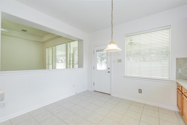 Photo 11 of 37 - 13106 Ryaneagles Dr, Houston, TX 77044