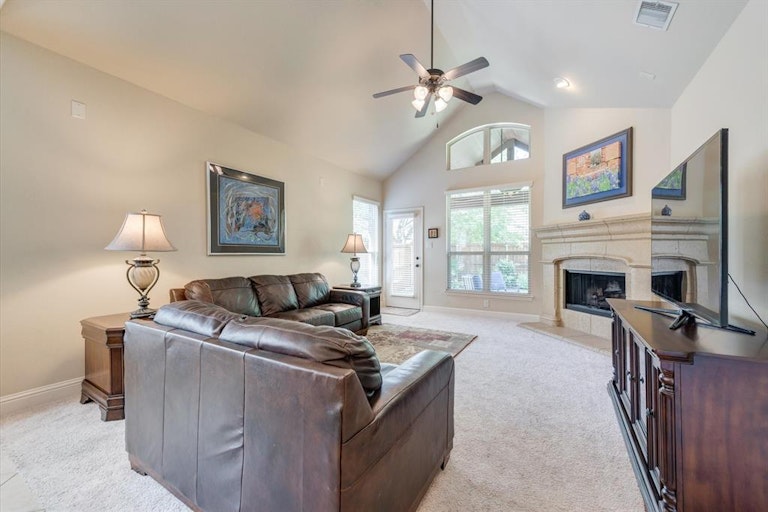 Photo 23 of 40 - 2701 Twinflower Dr, Fort Worth, TX 76244