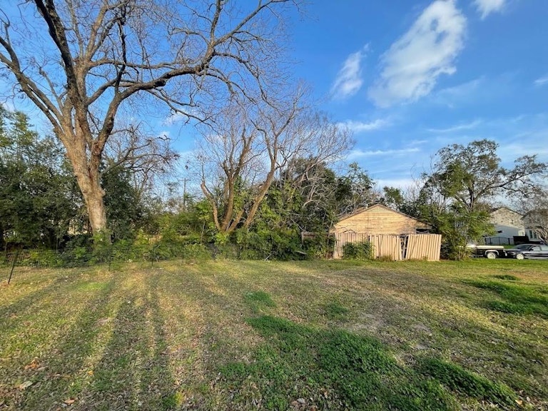 Photo 12 of 12 - 4626 Maple St, Bellaire, TX 77401