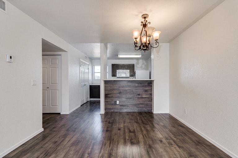 Photo 5 of 17 - 1505 N Center St #223, Mesa, AZ 85201