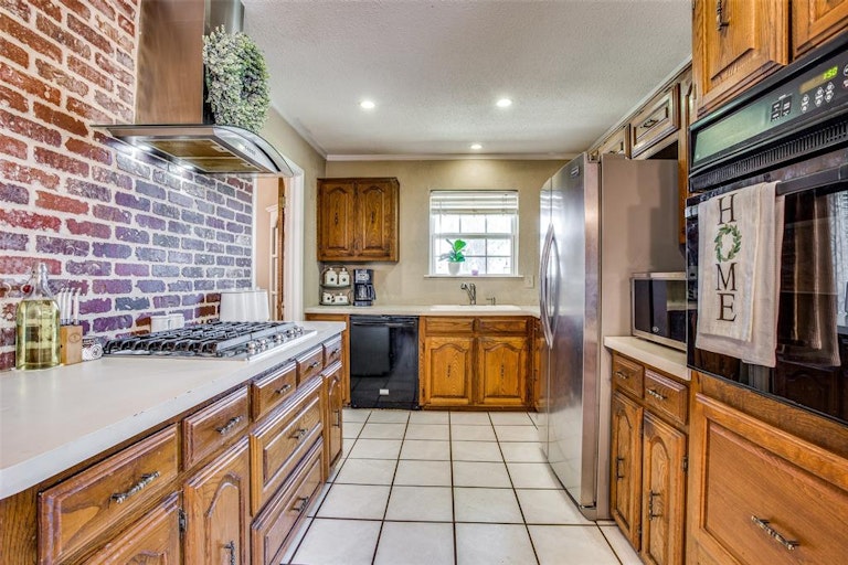Photo 6 of 36 - 3008 Kensington Dr, Mesquite, TX 75150