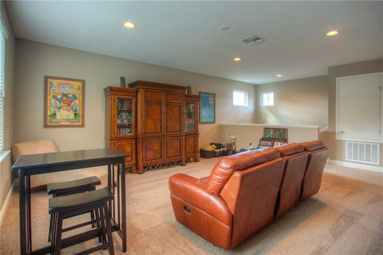 Photo 18 of 25 - 541 Westchester Hills Ln, Valrico, FL 33594