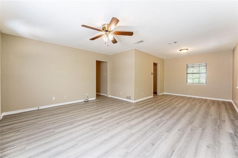 Photo 17 of 31 - 2804 Bells Chapel Rd, Waxahachie, TX 75165