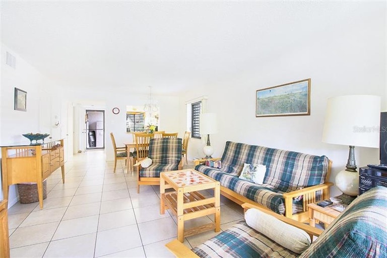 Photo 6 of 25 - 1800 Mariner Dr #11, Tarpon Springs, FL 34689