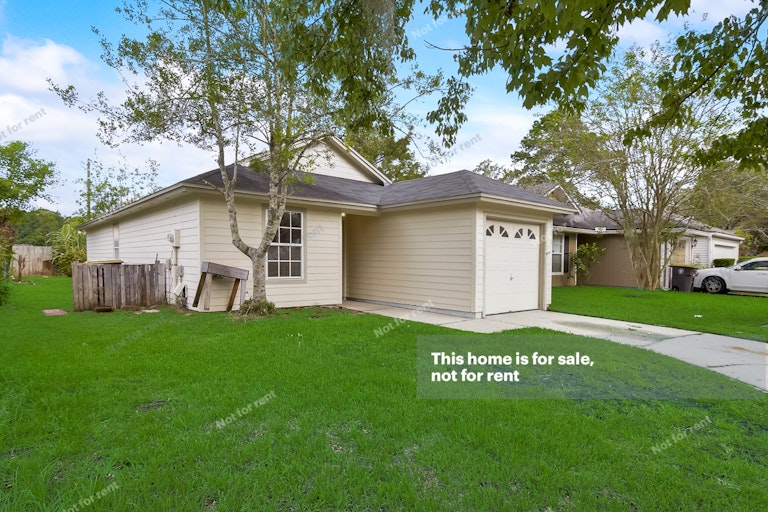 Photo 8 of 31 - 8350 Argyle Corners Ct, Jacksonville, FL 32244
