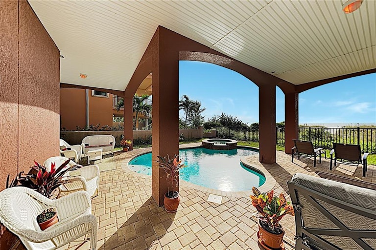 Photo 11 of 58 - 9548 W Gulf Blvd, Treasure Island, FL 33706