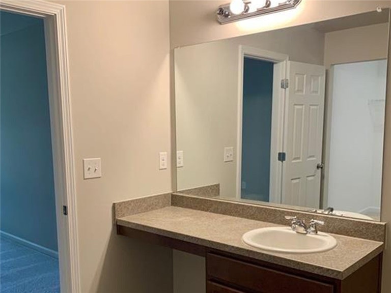 Photo 13 of 27 - 1220 Thea Cv, New Braunfels, TX 78130