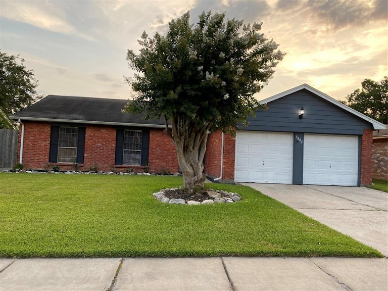 Photo 1 of 8 - 3802 Maplewood Dr, La Porte, TX 77571