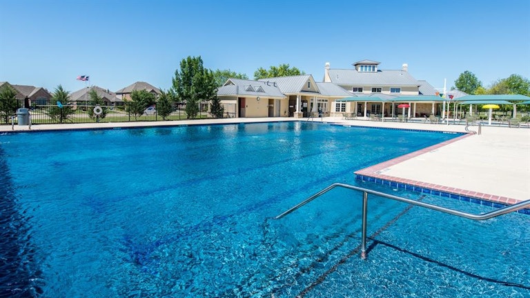 Photo 28 of 29 - 328 Turnstone Dr, Little Elm, TX 75068