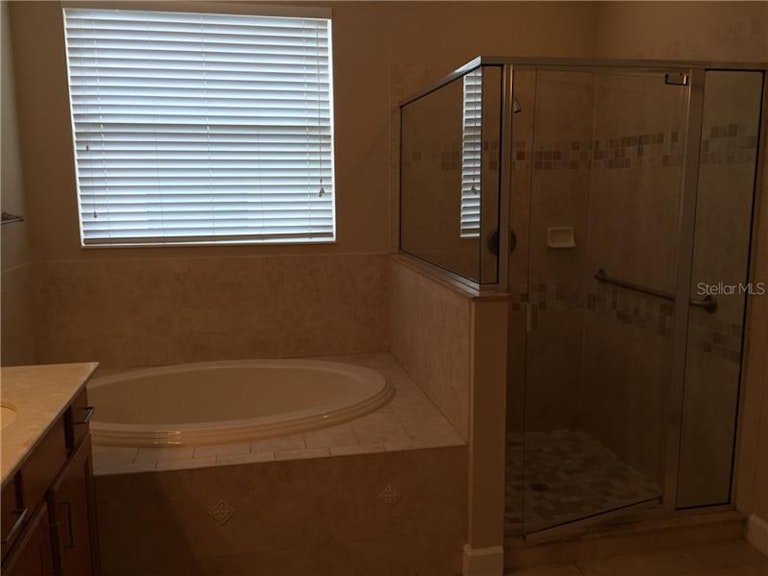 Photo 15 of 24 - 6823 44th Ter E, Bradenton, FL 34203