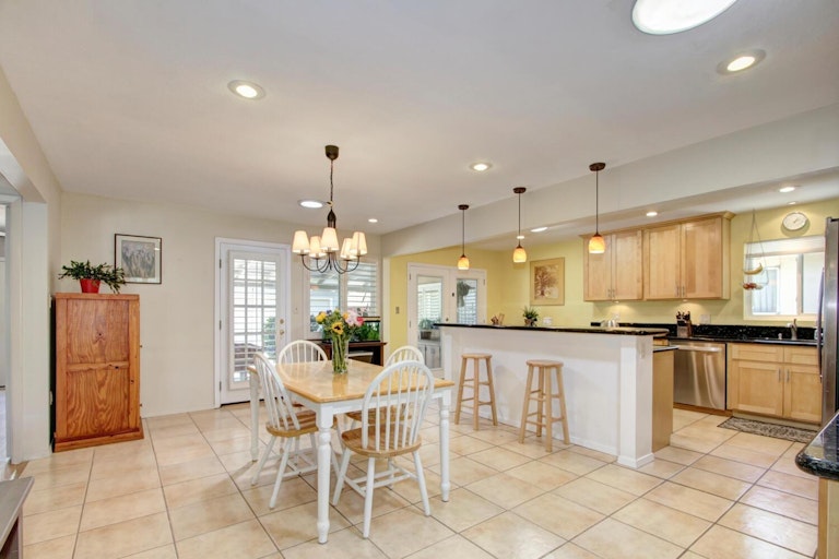Photo 23 of 87 - 4501 Moddison Ave, Sacramento, CA 95819