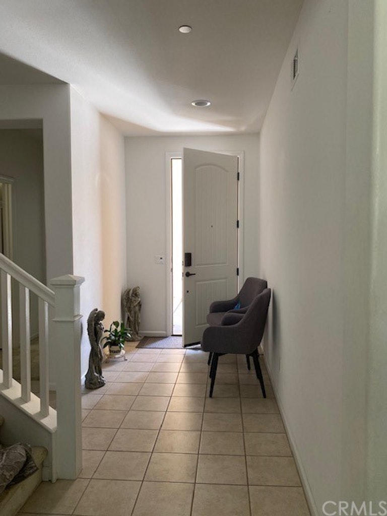 Photo 5 of 28 - 3215 E Lavender Dr, Ontario, CA 91762