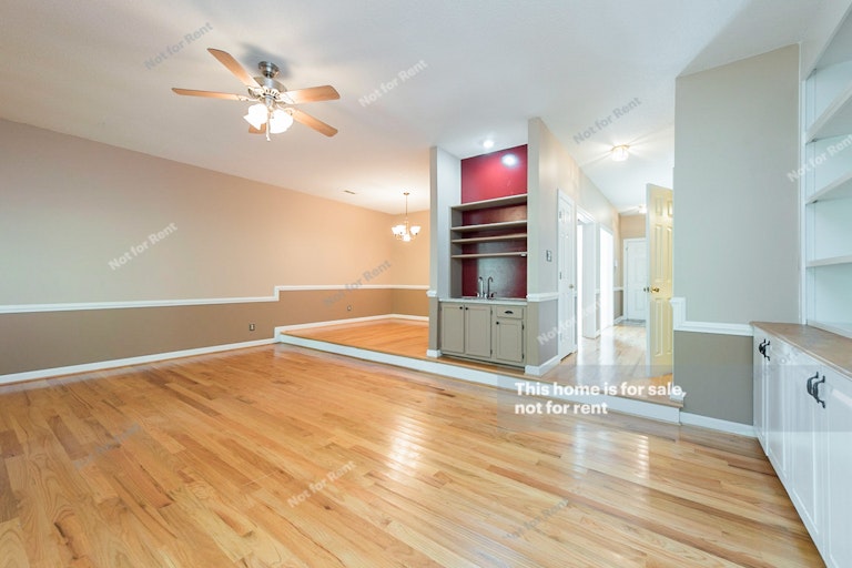 Photo 8 of 19 - 4113 Settlement Dr, Durham, NC 27713