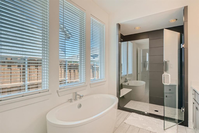 Photo 17 of 29 - 8112 Copper Way, Dallas, TX 75252