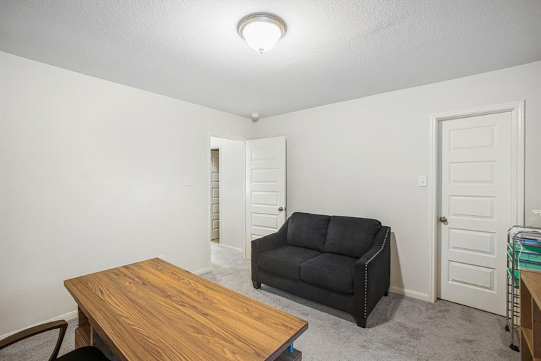 Photo 26 of 31 - 227 Murrieta Ln, Rosharon, TX 77583