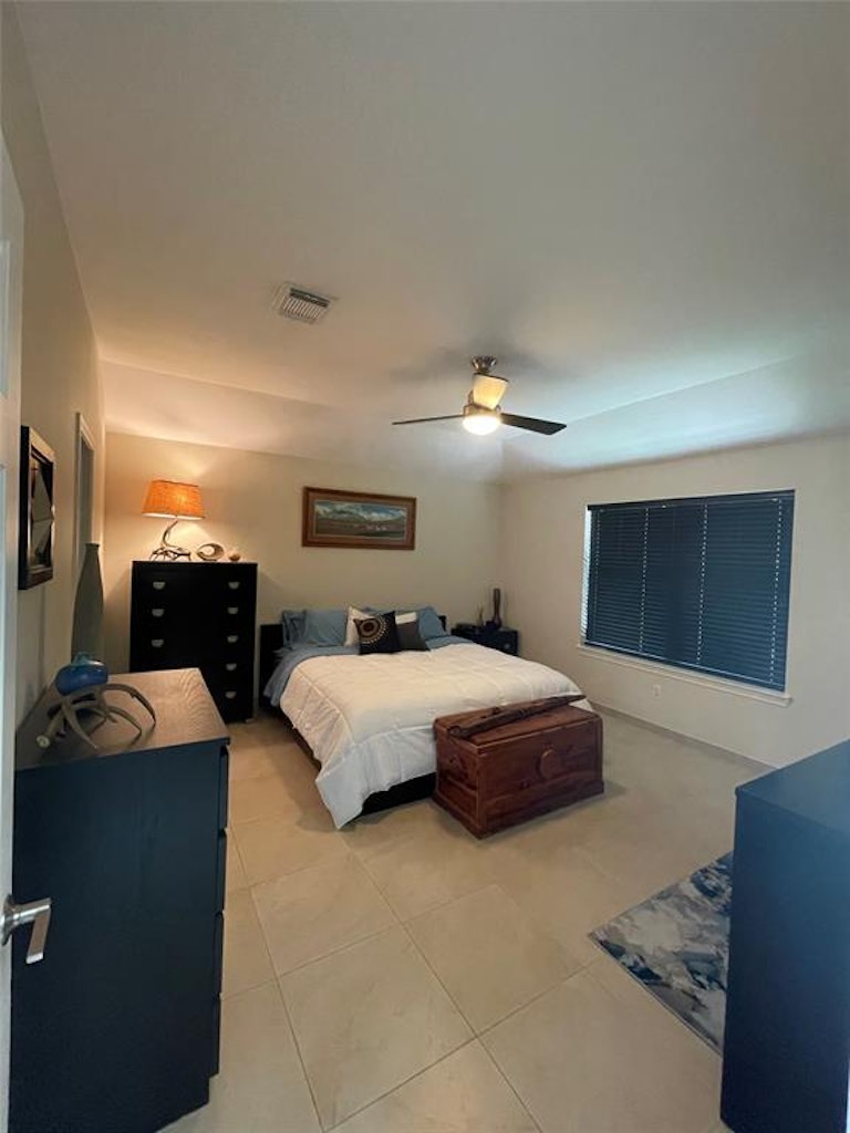 Photo 14 of 23 - 13811 River Keg Dr, Houston, TX 77083