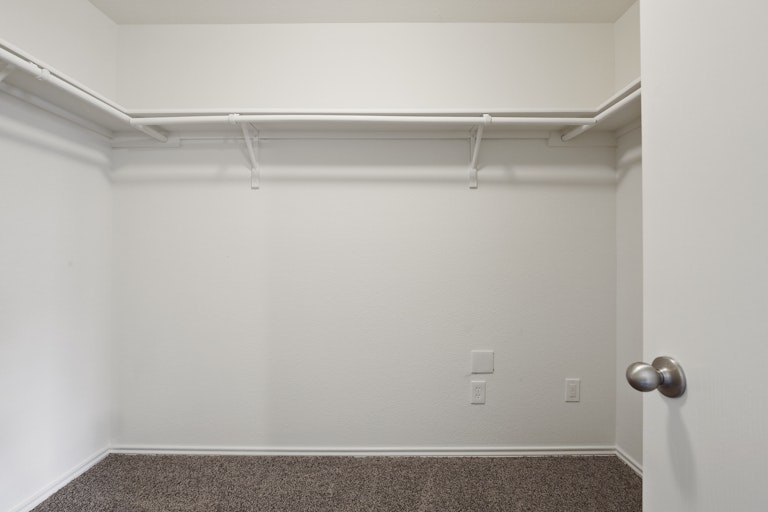 Photo 13 of 26 - 3413 Pinebrook Dr, Dallas, TX 75241