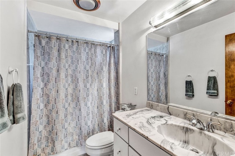Photo 15 of 23 - 13401 Wheeler Pl, Santa Ana, CA 92705