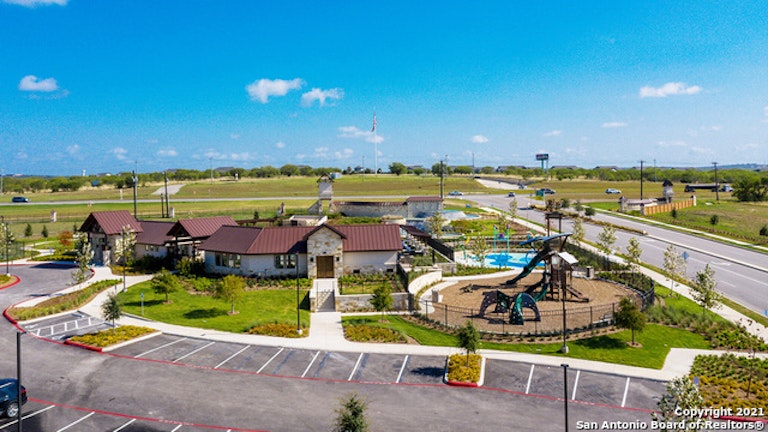 Photo 25 of 60 - 13012 Minuet Sway, San Antonio, TX 78252