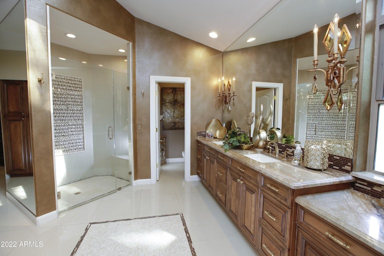 Photo 19 of 43 - 8190 E Kalil Dr, Scottsdale, AZ 85260