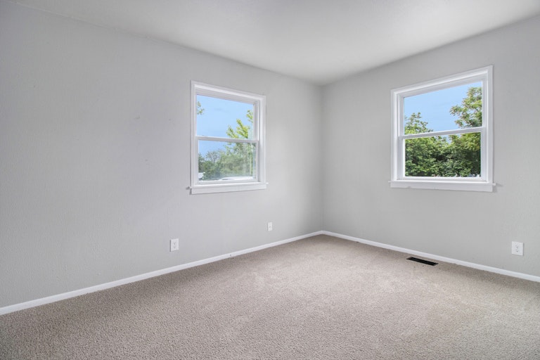 Photo 12 of 19 - 2121 E 89th Ave, Thornton, CO 80229