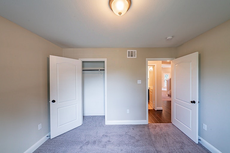 Photo 22 of 32 - 901 Grenshaw St, Houston, TX 77088