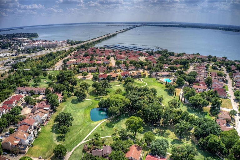 Photo 35 of 39 - 2914 Starboard Dr, Rockwall, TX 75087