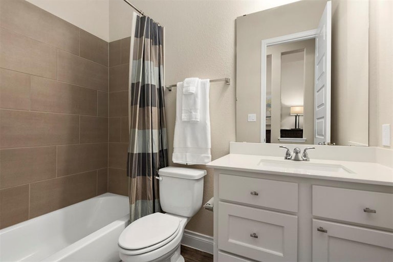 Photo 13 of 40 - 21426 Chestnut Rose Rd, Tomball, TX 77377