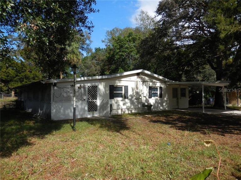 Photo 2 of 21 - 700 Sunset Ave, Orange City, FL 32763