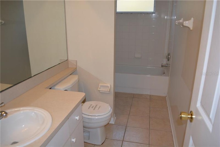 Photo 11 of 19 - 18155 Heron Walk Dr, Tampa, FL 33647