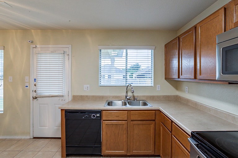 Photo 8 of 22 - 7730 Paraiso Cir, Boerne, TX 78015
