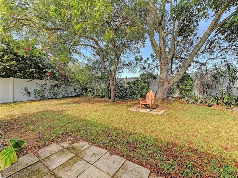 Photo 24 of 25 - 6030 66th Street Cir E, Palmetto, FL 34221