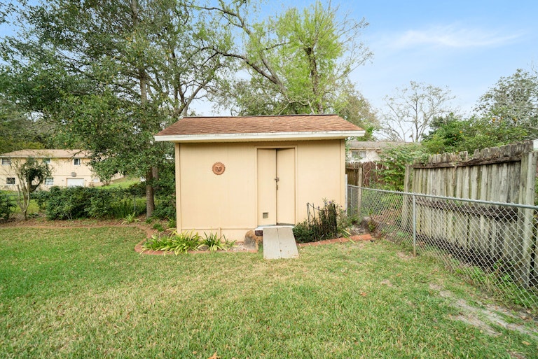 Photo 17 of 17 - 277 W Citrus St, Altamonte Springs, GA 32714