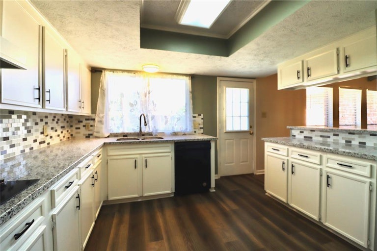 Photo 15 of 26 - 2726 Mesquite Dr, Sugar Land, TX 77479