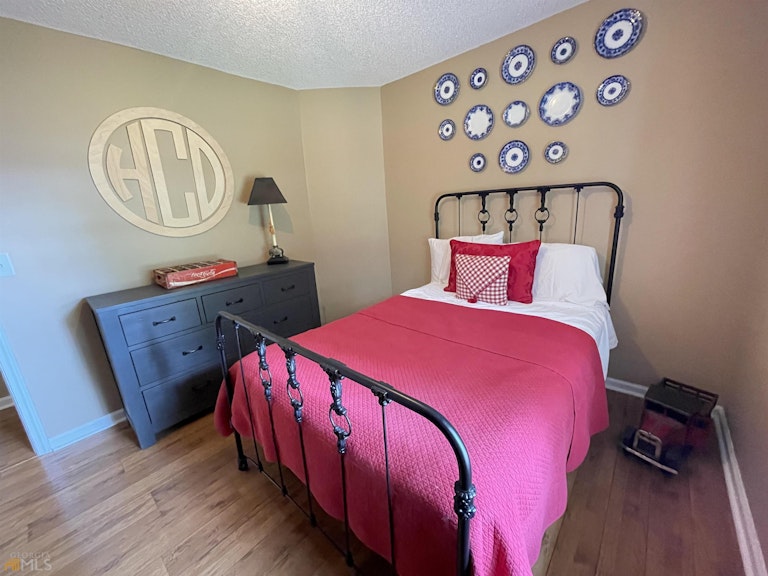 Photo 17 of 36 - 528 Butler Bridge Dr, McDonough, GA 30252