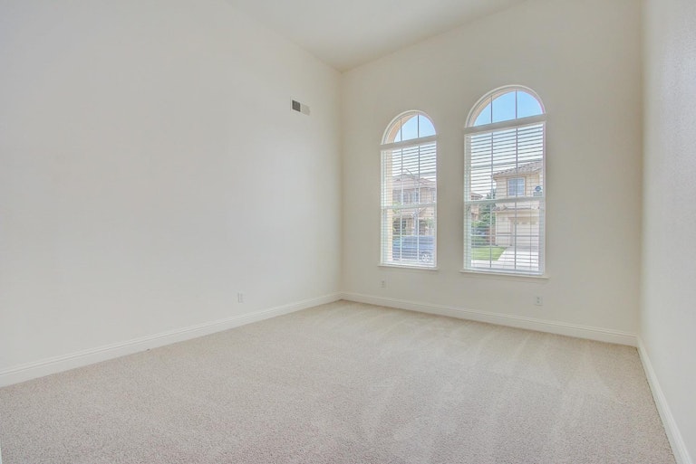 Photo 10 of 27 - 4018 Pinoche Peak Way, Rancho Cordova, CA 95742