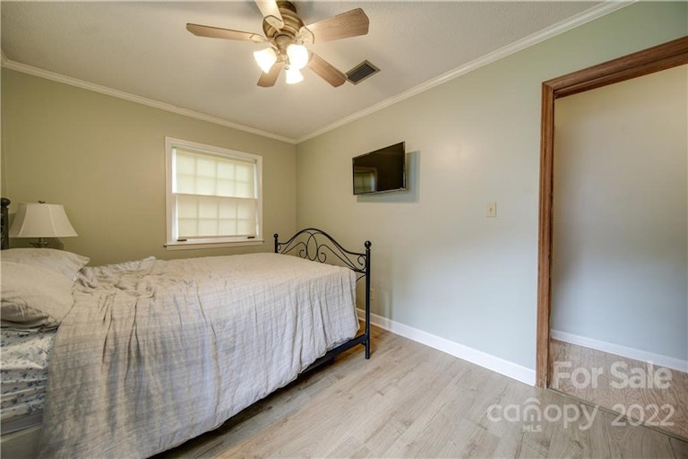 Photo 29 of 47 - 5802 Hillcrest Cir, Indian Trail, NC 28079