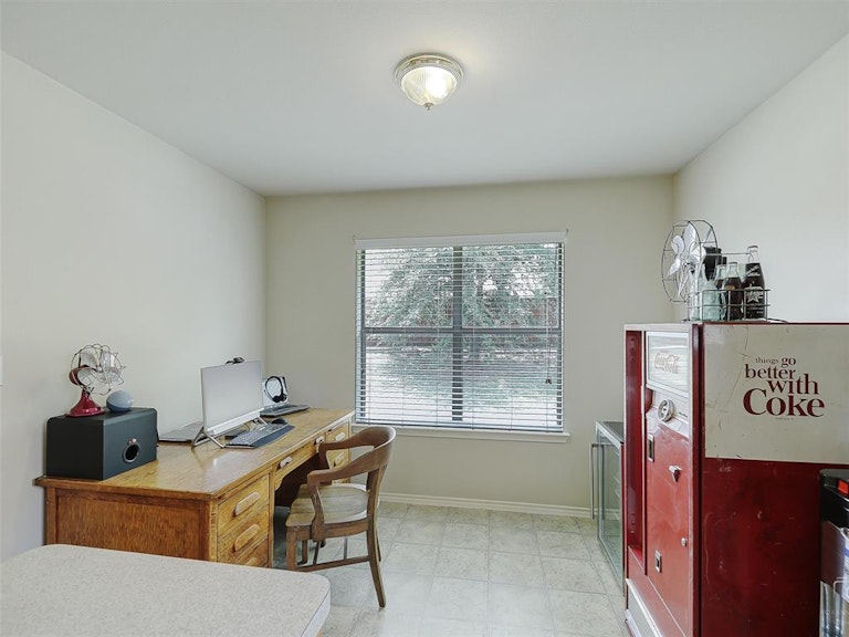 Photo 4 of 20 - 117 Magnolia St, Anna, TX 75409