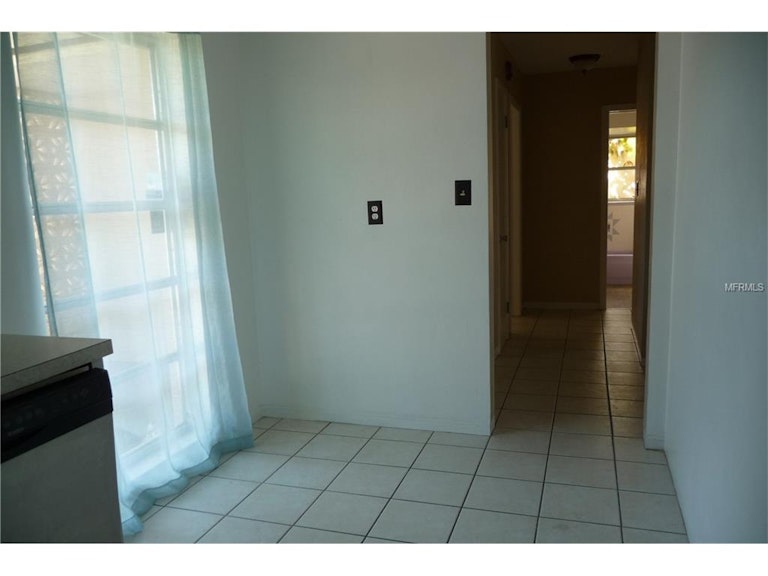Photo 4 of 13 - 1254 Caracas Ave, Clearwater, FL 33764