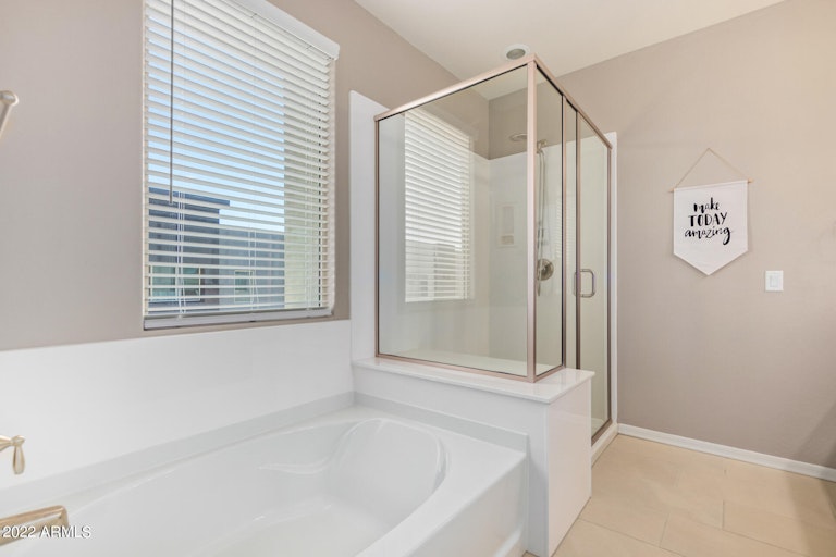 Photo 21 of 49 - 1973 W Kinfield Trl, Phoenix, AZ 85085