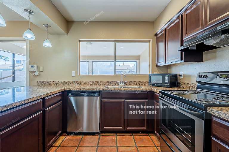 Photo 6 of 20 - 713 W Hermosa Dr, Tempe, AZ 85282