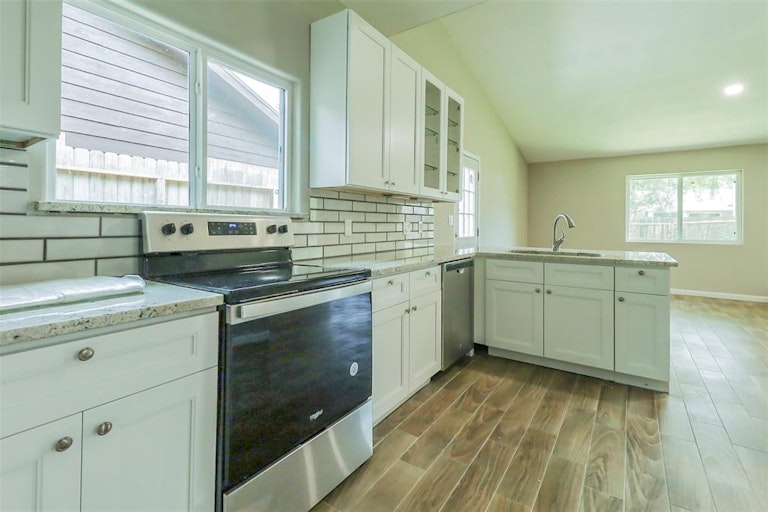 Photo 4 of 20 - 16927 Paint Rock Rd, Friendswood, TX 77546