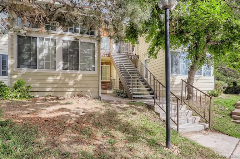 Photo 2 of 26 - 13874 E Lehigh Ave Unit D, Aurora, CO 80014