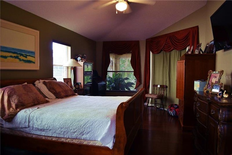Photo 17 of 24 - 3005 Villa Preciosa Dr, Kissimmee, FL 34744