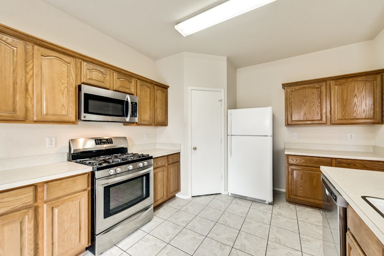 Photo 9 of 26 - 4209 Maidstone Dr, Garland, TX 75043