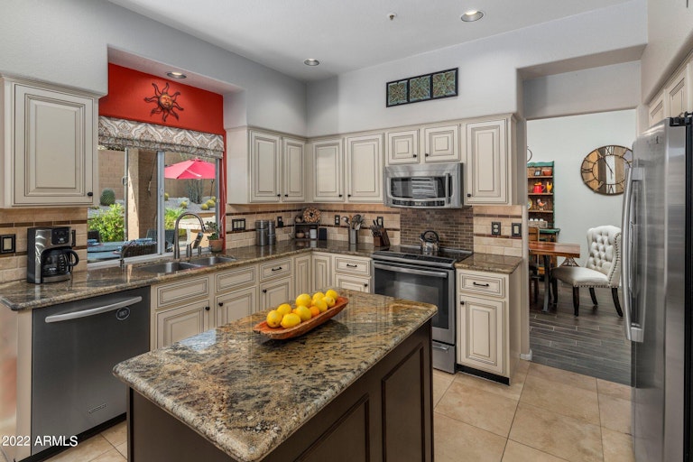 Photo 3 of 48 - 11100 E Greythorn Dr, Scottsdale, AZ 85262