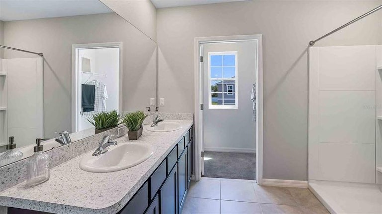 Photo 11 of 20 - 33696 Jasmine Star Loop, Wesley Chapel, FL 33543